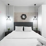 Calme, Nilie Hospitality Mgmt