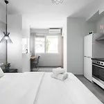 Calme, Nilie Hospitality Mgmt